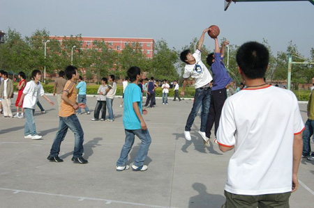 校园篮球赛